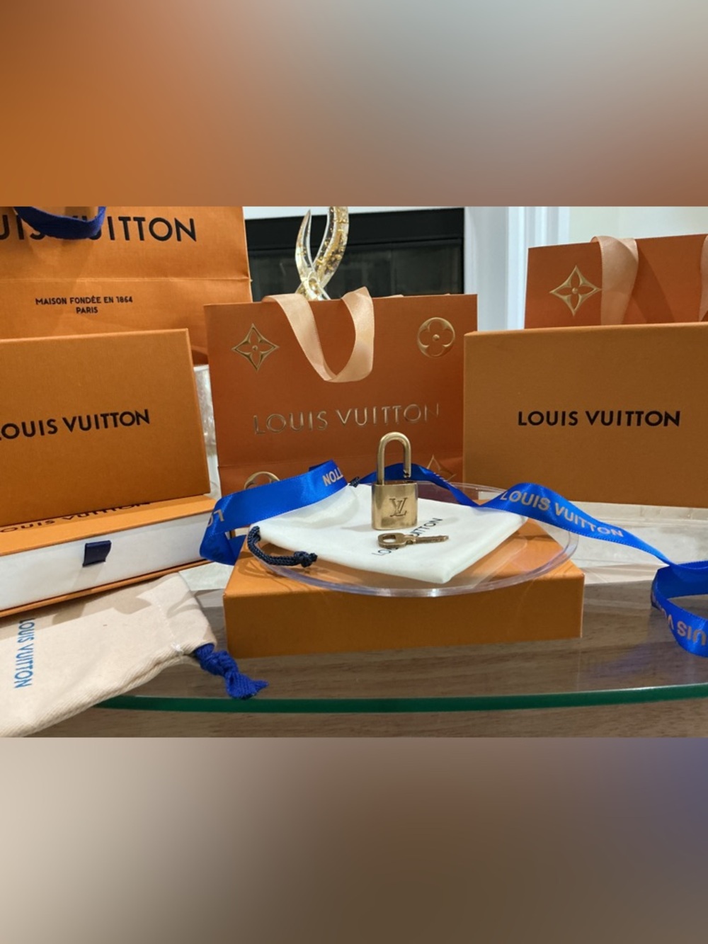 Louis Vuitton Gold Padlock with Matching Key can also be used as a necklace GWP - Picture 3 of 13
